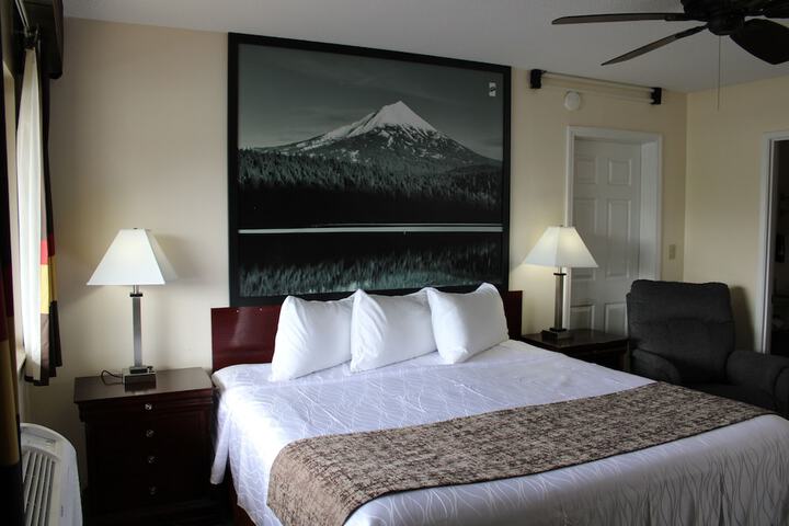 Room 8 of 22