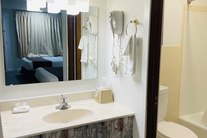 Room 7 of 25