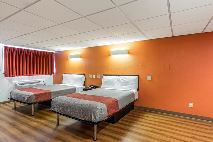 Motel 6 Elizabeth NJ - Newark Liberty Intl Airport
