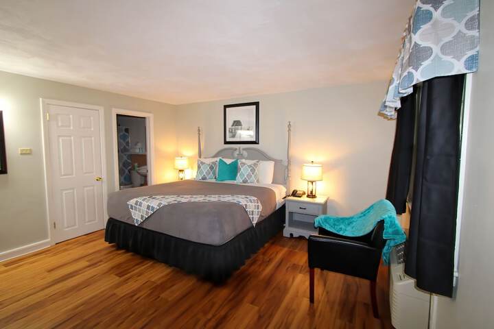 Room 32 of 40