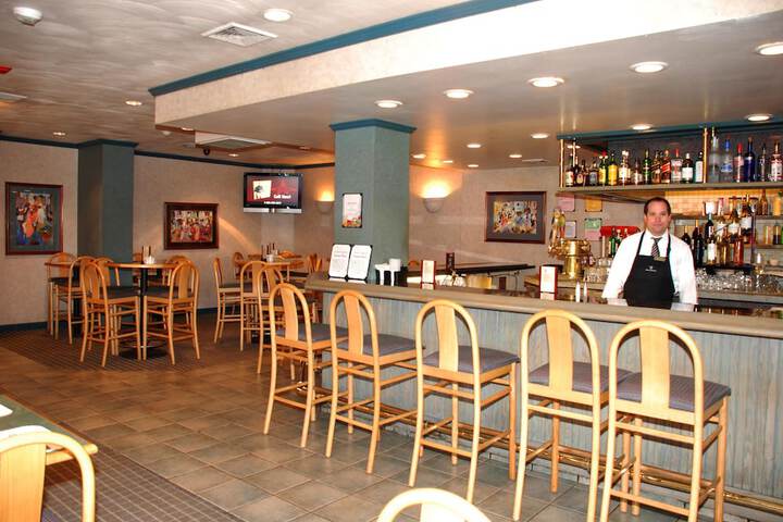 Lounge 57 of 62