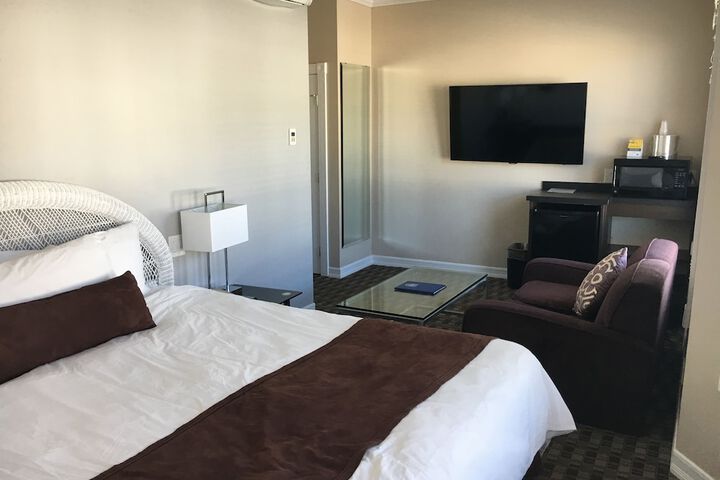 Glenmore Plaza Hotel