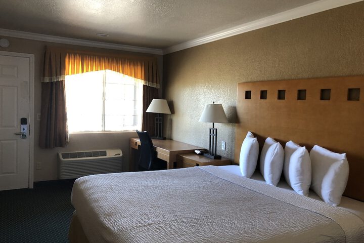 Room 6 of 26