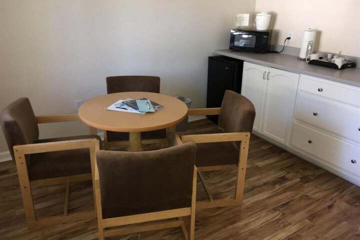 Room 36 of 173