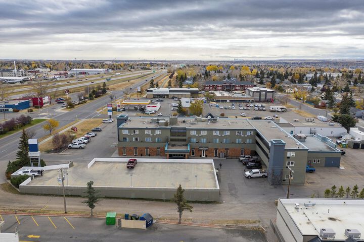 Days Inn by Wyndham Airdrie