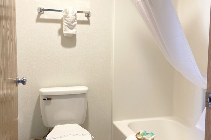 Room 18 of 27