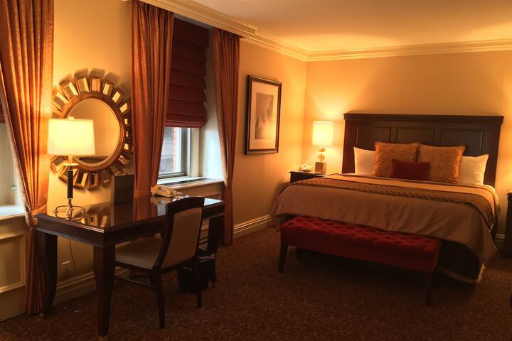 Omni William Penn Hotel