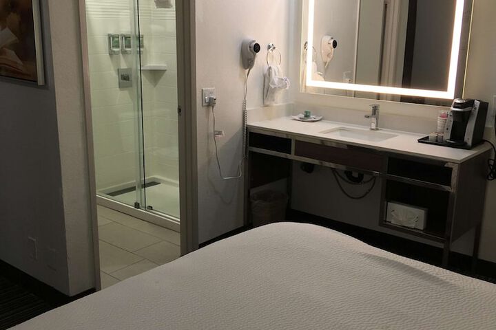 Room 18 of 29