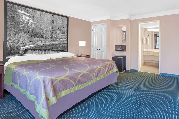 Room 8 of 15