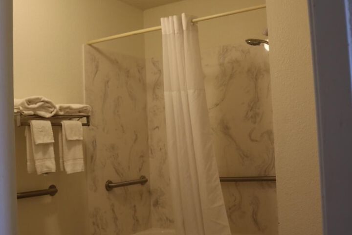 Room 15 of 25