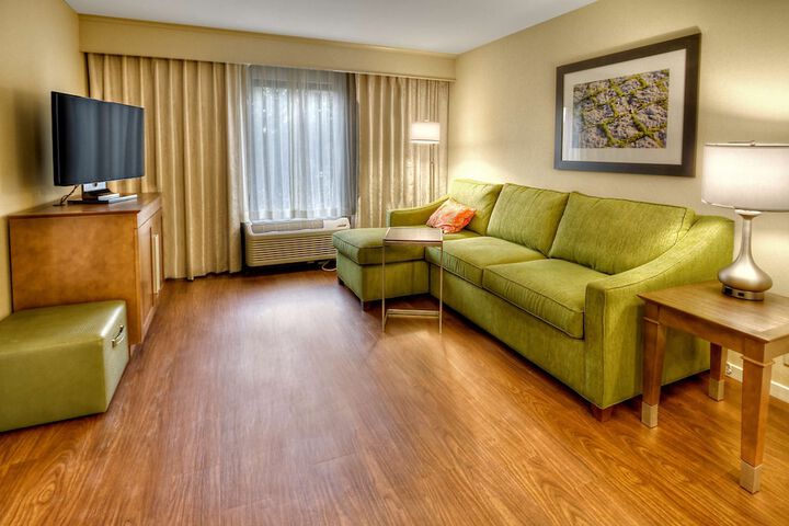 Room 33 of 42