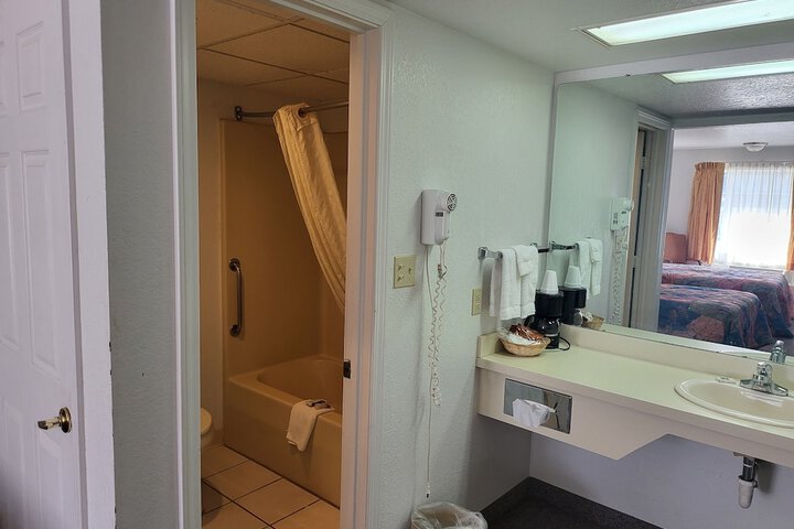 Room 15 of 21