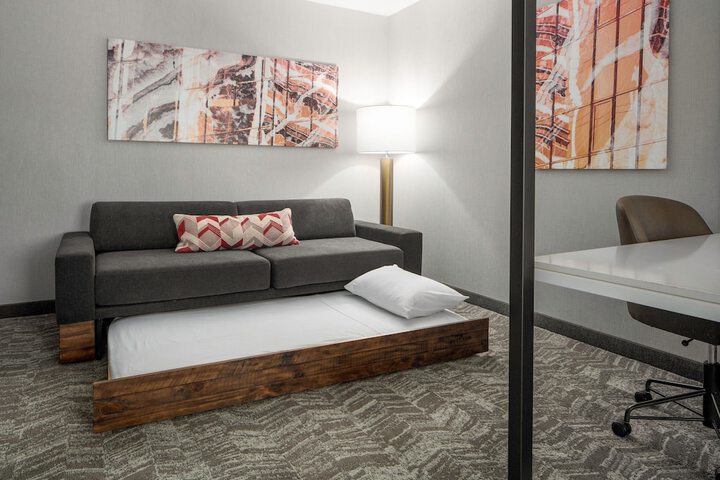 Room 16 of 25