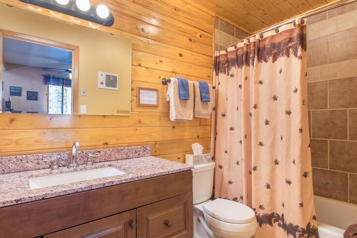 Upper Canyon Inn & Cabins