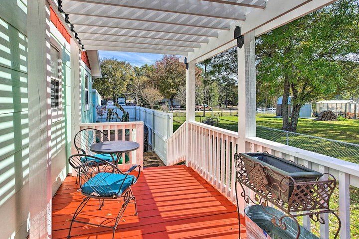 Walk to Cedar Creek Reservoir: Home w / Fire Pit!