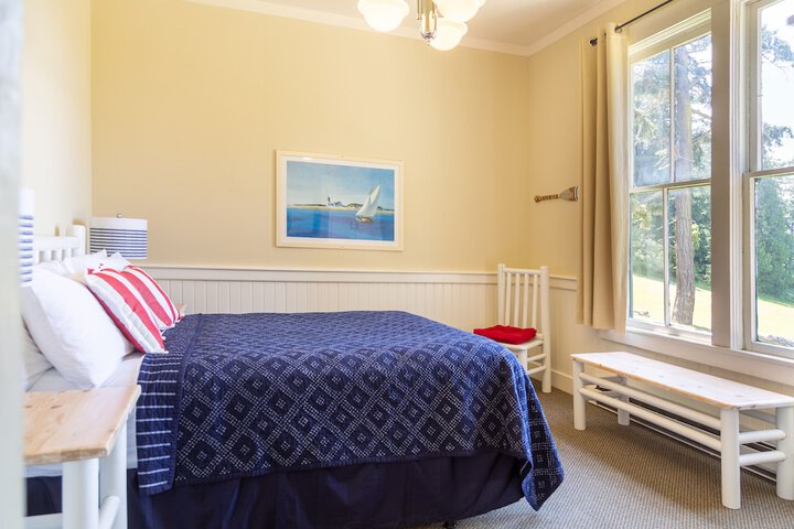 Room 33 of 48