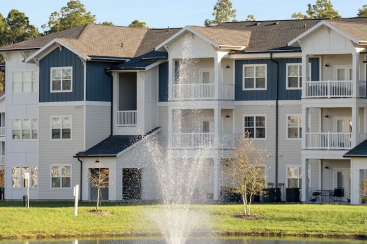 Luxurious Apartments - Pool Gym Bikes