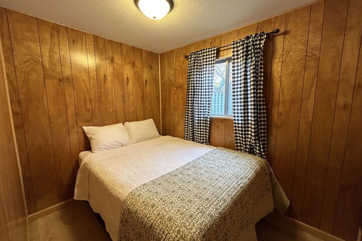 Room 104 of 111