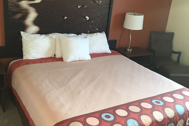 Room 9 of 34
