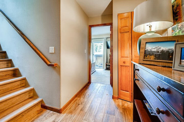 Room 32 of 46