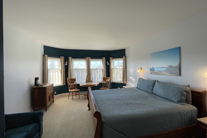 Room 32 of 121