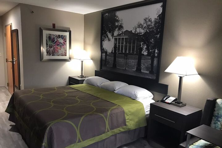 Room 8 of 15