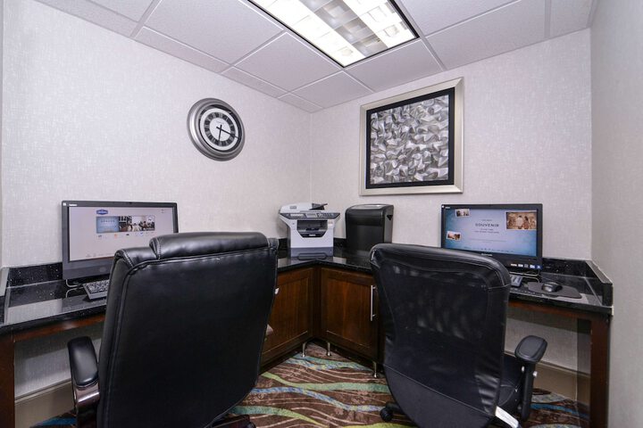 Business Center 34 of 34