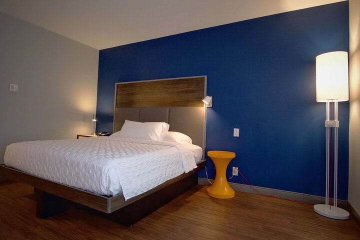 Room 21 of 37