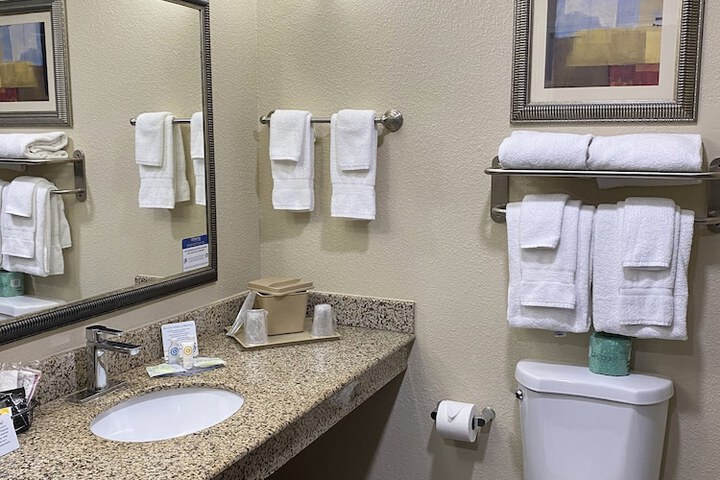 Room 35 of 53