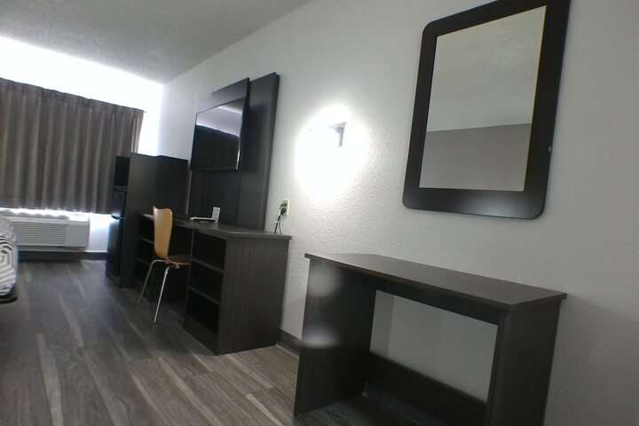 Room 12 of 48