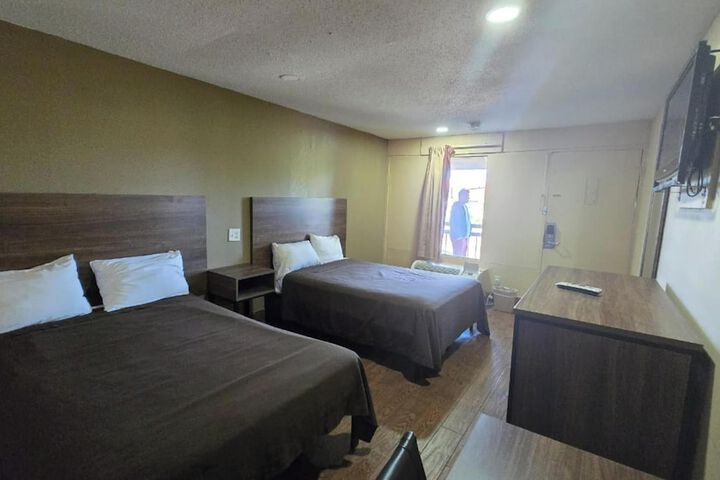 Room 12 of 21