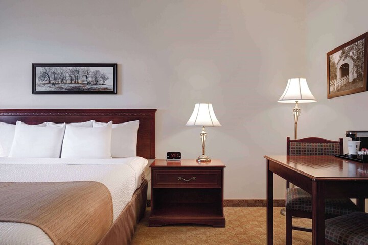 Days Inn by Wyndham Dawson Creek