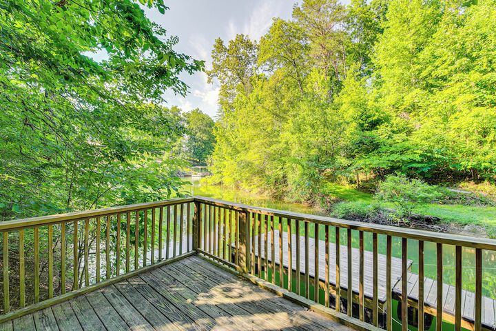 Dandridge Home on Douglas Lake w / Hot Tub & Dock!