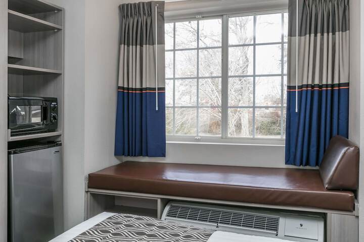 Room 17 of 32