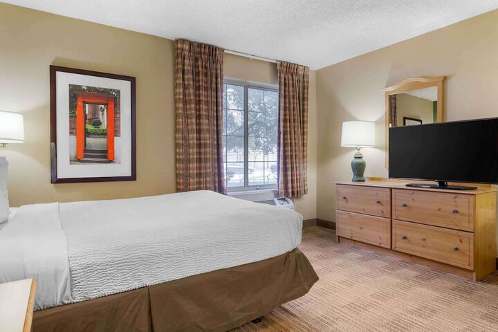 Room 26 of 33