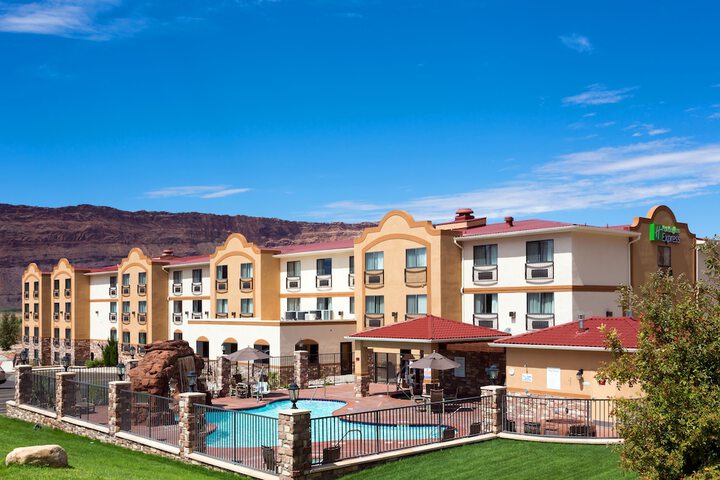 Holiday Inn Express & Suites Moab by IHG