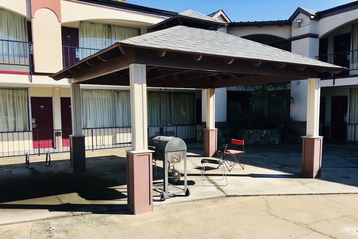 Executive Inn