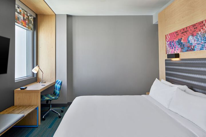Room 16 of 28