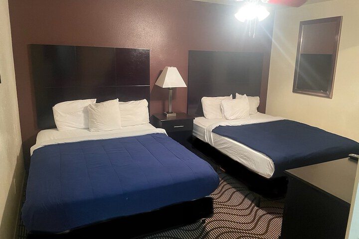 Room 10 of 15