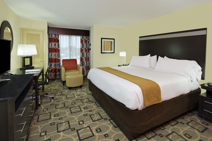 Room 13 of 27