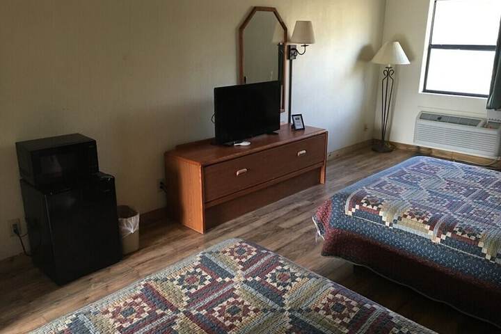 Whispering Creek Lodging & RV Resort