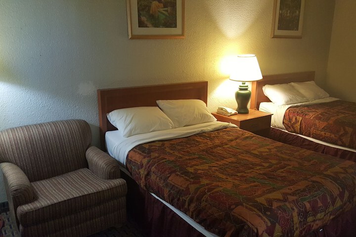 Room 14 of 30