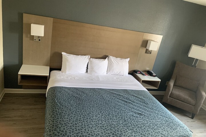 Room 38 of 48
