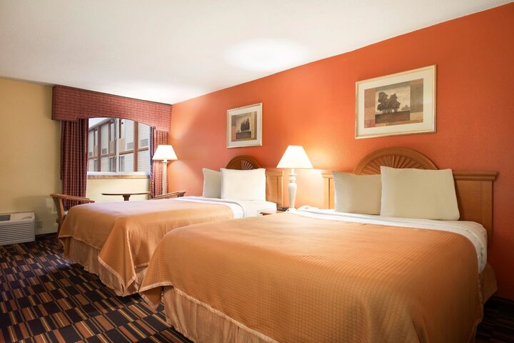 Room 5 of 14