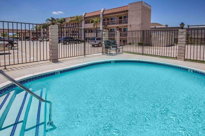 Days Inn by Wyndham Ontario Airport