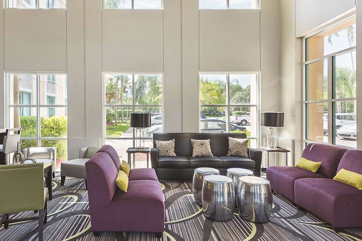 Hotel Interior 10 of 32