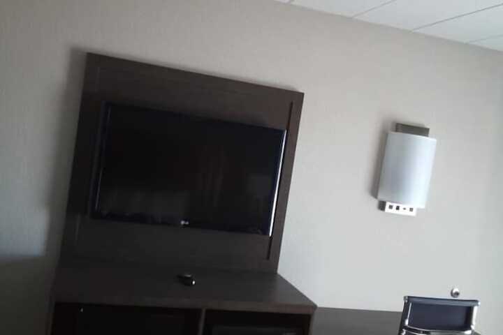 Room 15 of 34