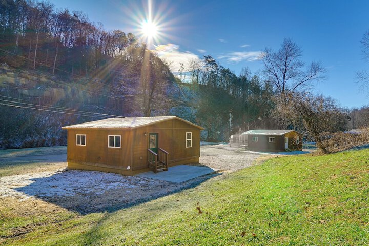Peaceful Beattyville Cabin Near Red River Gorge!
