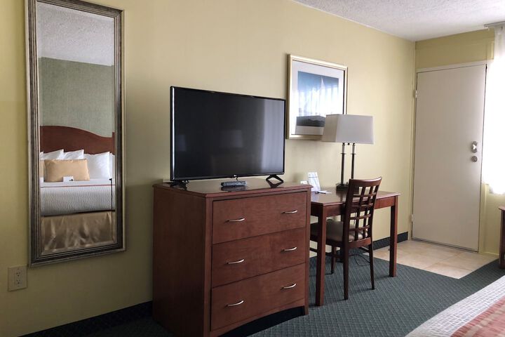 Room 26 of 43
