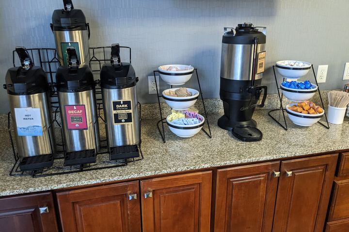Breakfast/Coffee Service 29 of 33